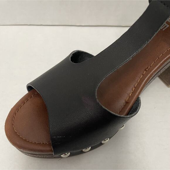 Rampage Quendele T Strap Heeled Sandal Brown Black Studded Size 6 FLAWED - Picture 10 of 10